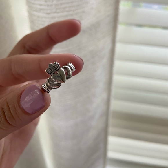 Irish Claddagh Ring - Picture 3 of 3